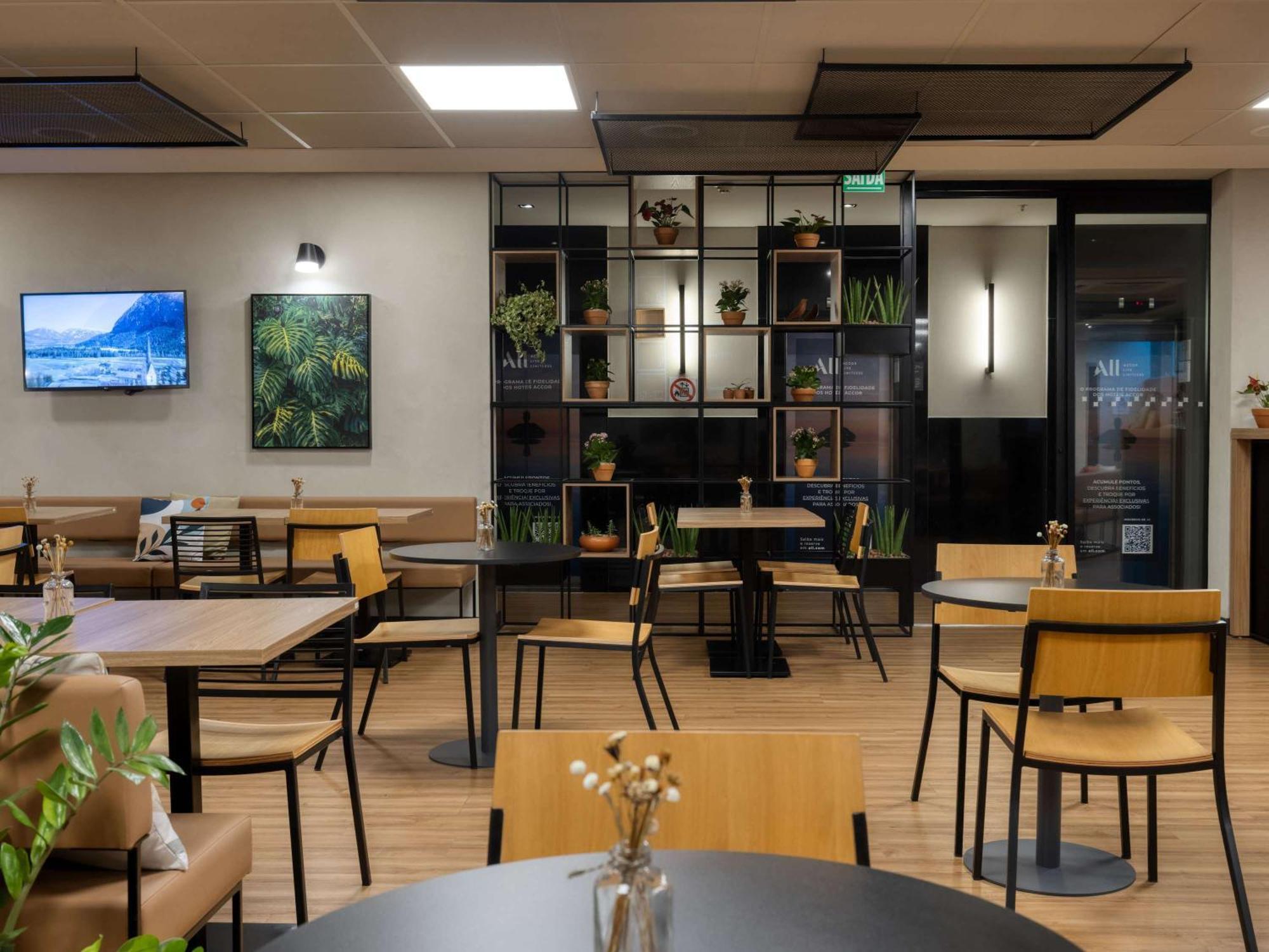 Ibis Savassi 3*